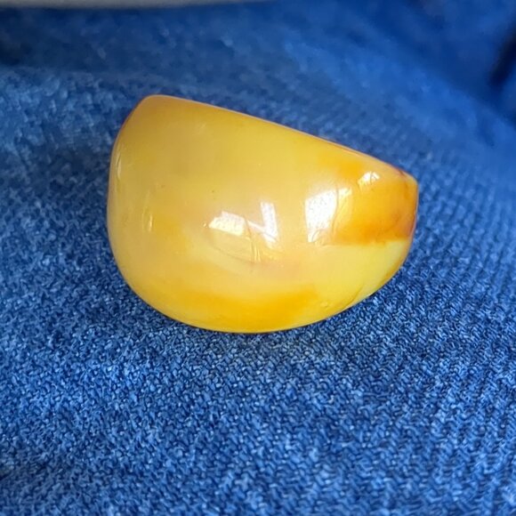 Vintage Bakelite Ring - Picture 2 of 2